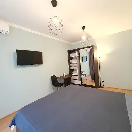 New And Cozy In The Silence Center Apartment